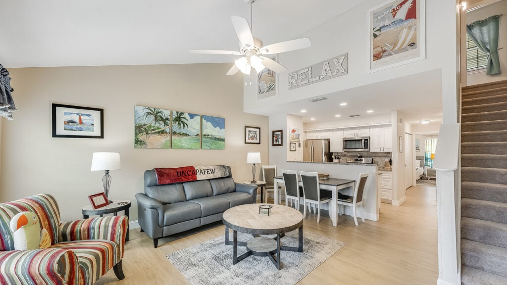 Living/dining area